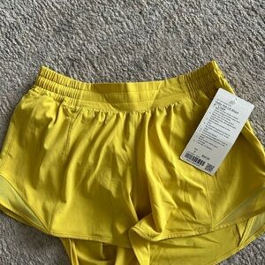 Lululemon Athletica Yellow Athletic Shorts Lightweight Moisture-Wicking